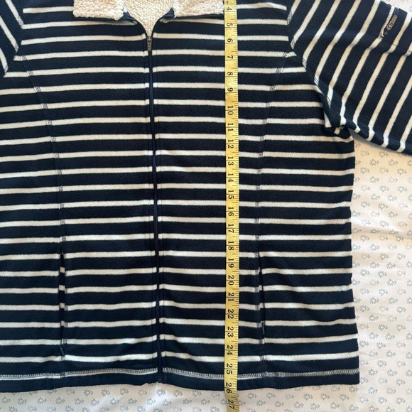 L.L. Bean Women's Navy and White Striped Fleece Jacket - Picture 3 of 7